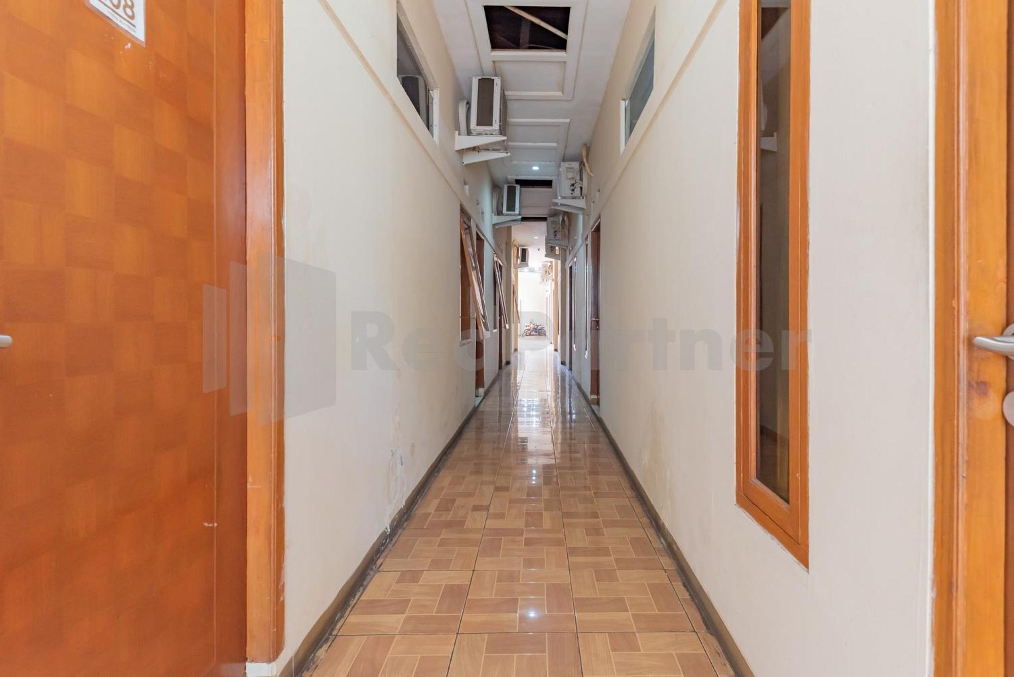 Wisma Alamanda Near Terminal Cicaheum Redpartner בנדונג מראה חיצוני תמונה