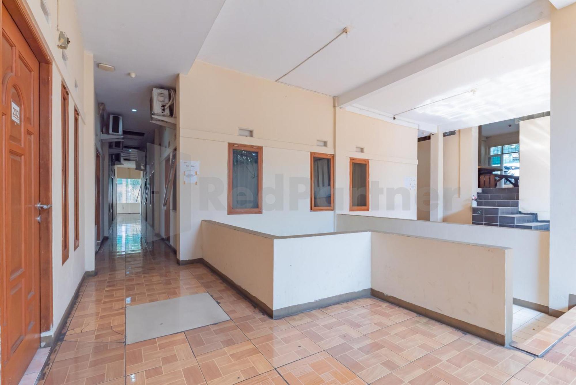 Wisma Alamanda Near Terminal Cicaheum Redpartner בנדונג מראה חיצוני תמונה
