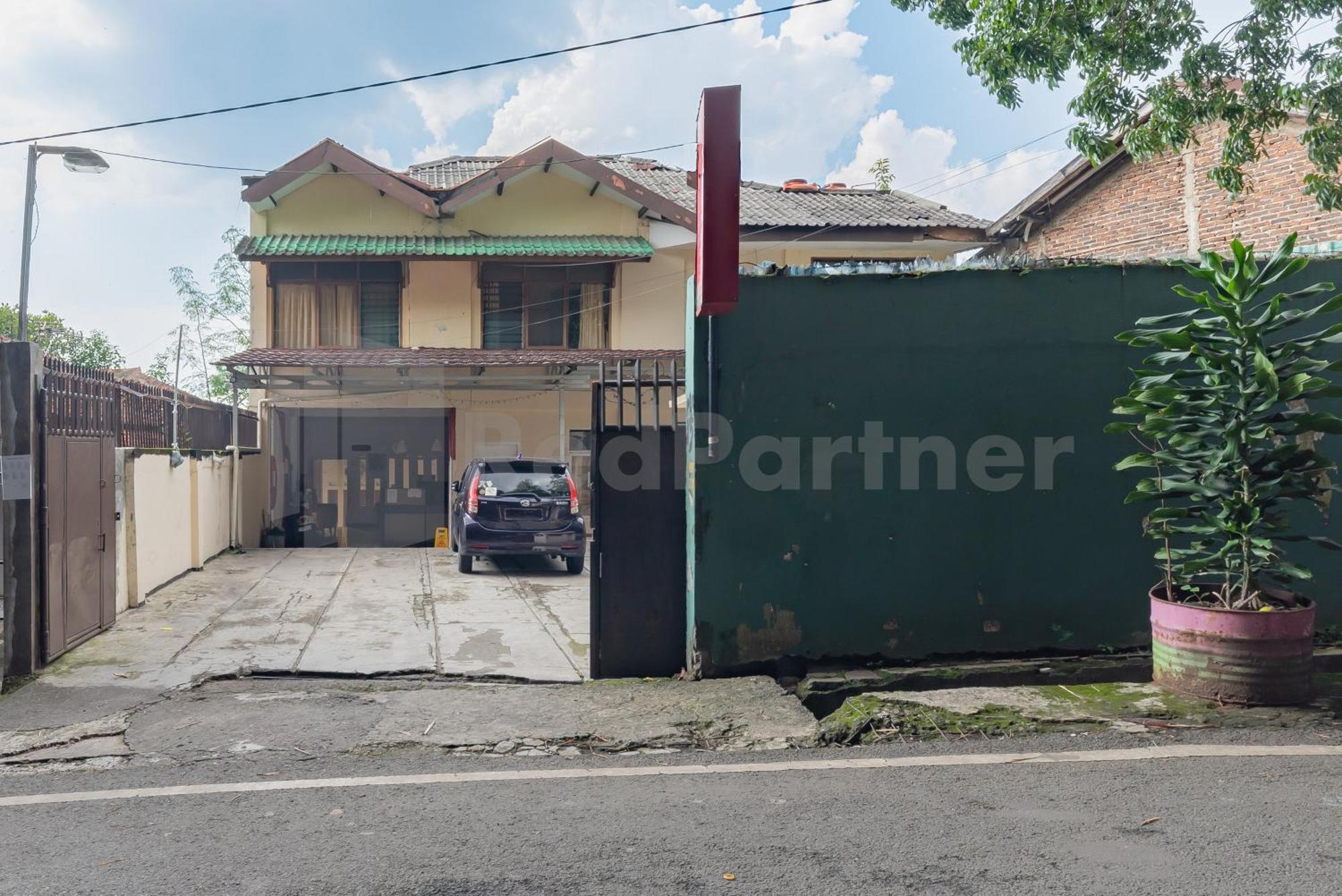 Wisma Alamanda Near Terminal Cicaheum Redpartner בנדונג מראה חיצוני תמונה