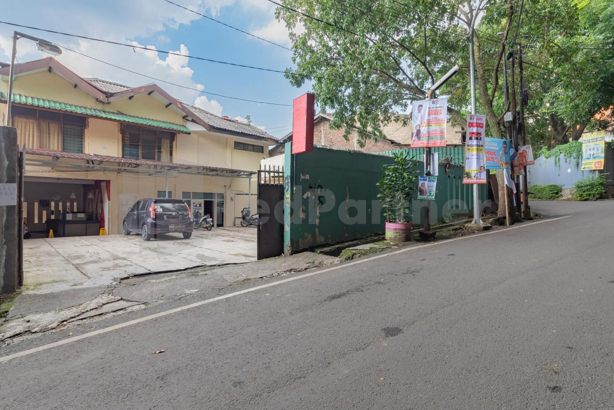 Wisma Alamanda Near Terminal Cicaheum Redpartner בנדונג מראה חיצוני תמונה